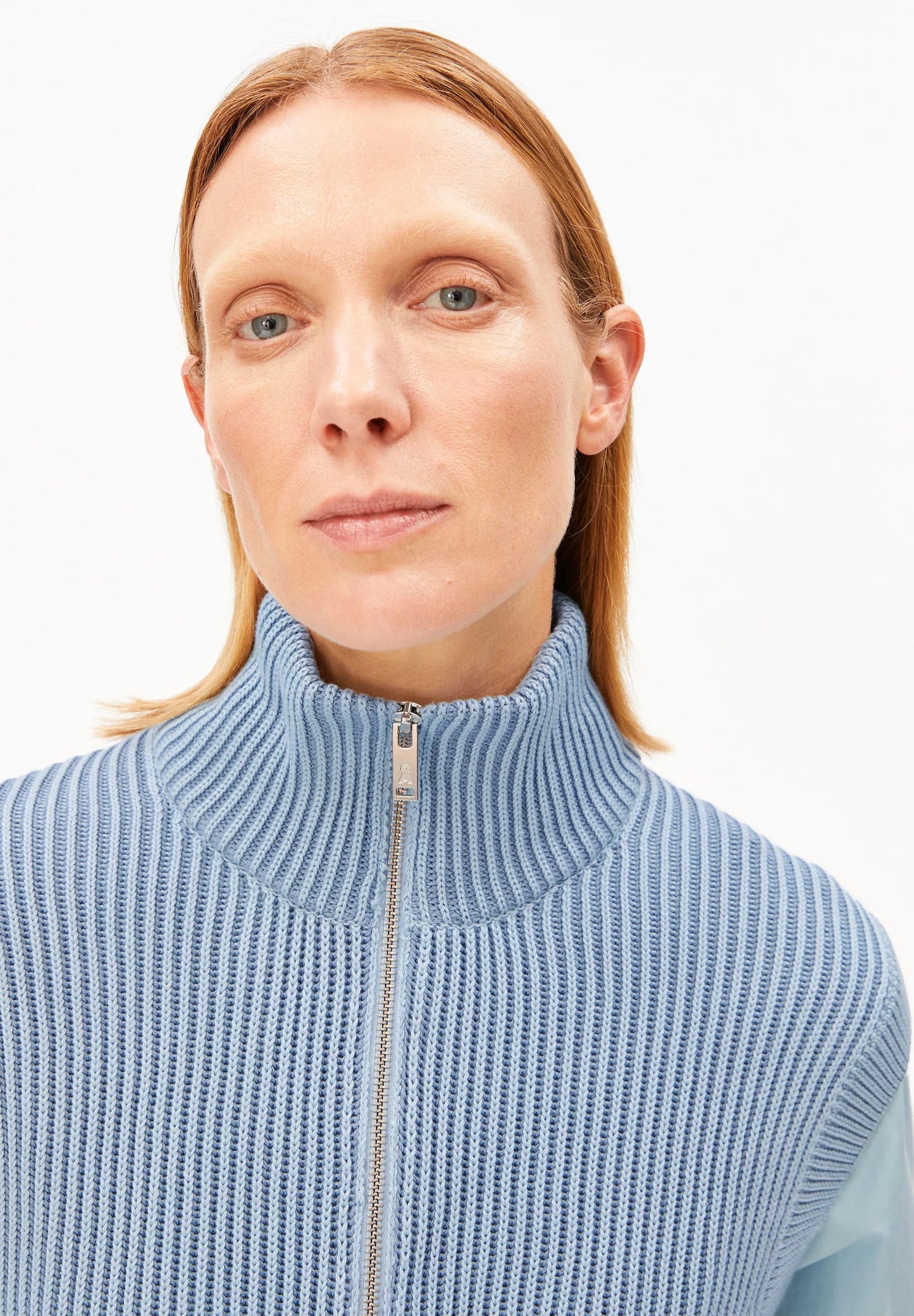 LAST ONES in S - Vanisé Knit Vest - Blue Glow/Dark Blue Glow