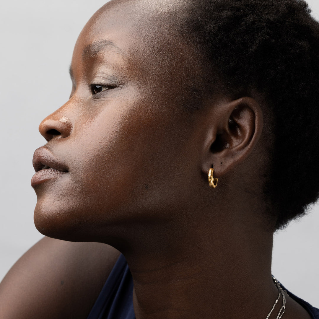 Vivia Ribbed Hoop Earrings - Gold