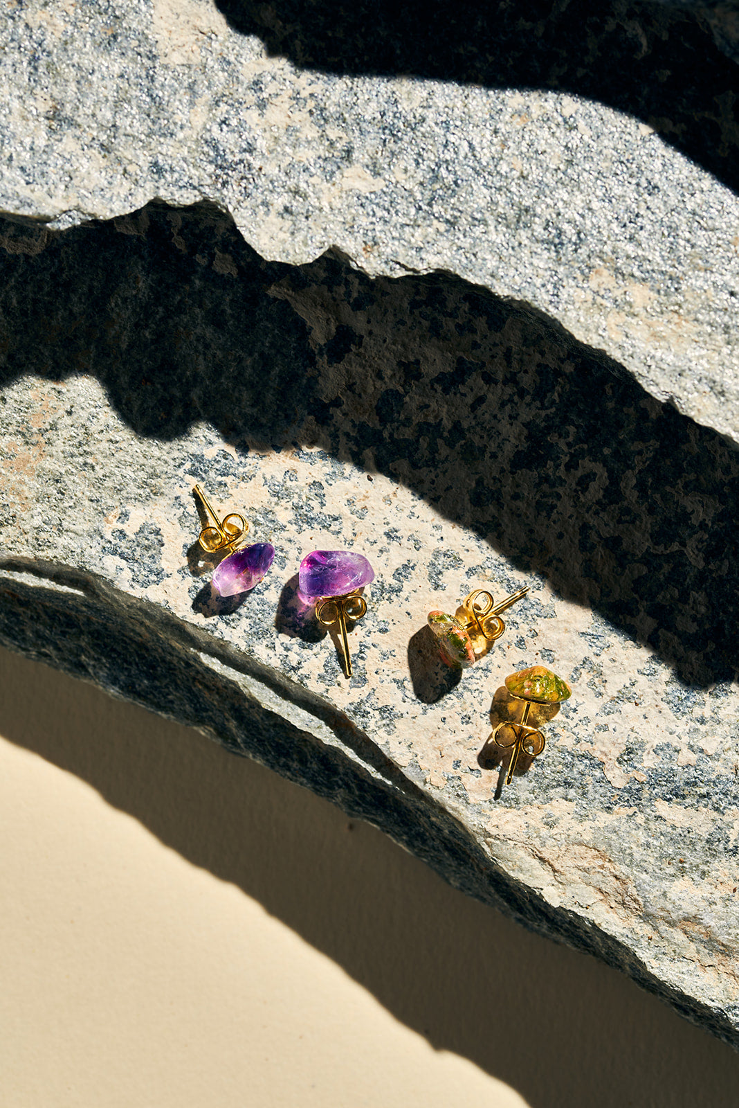 Essyello Amethyst Studs