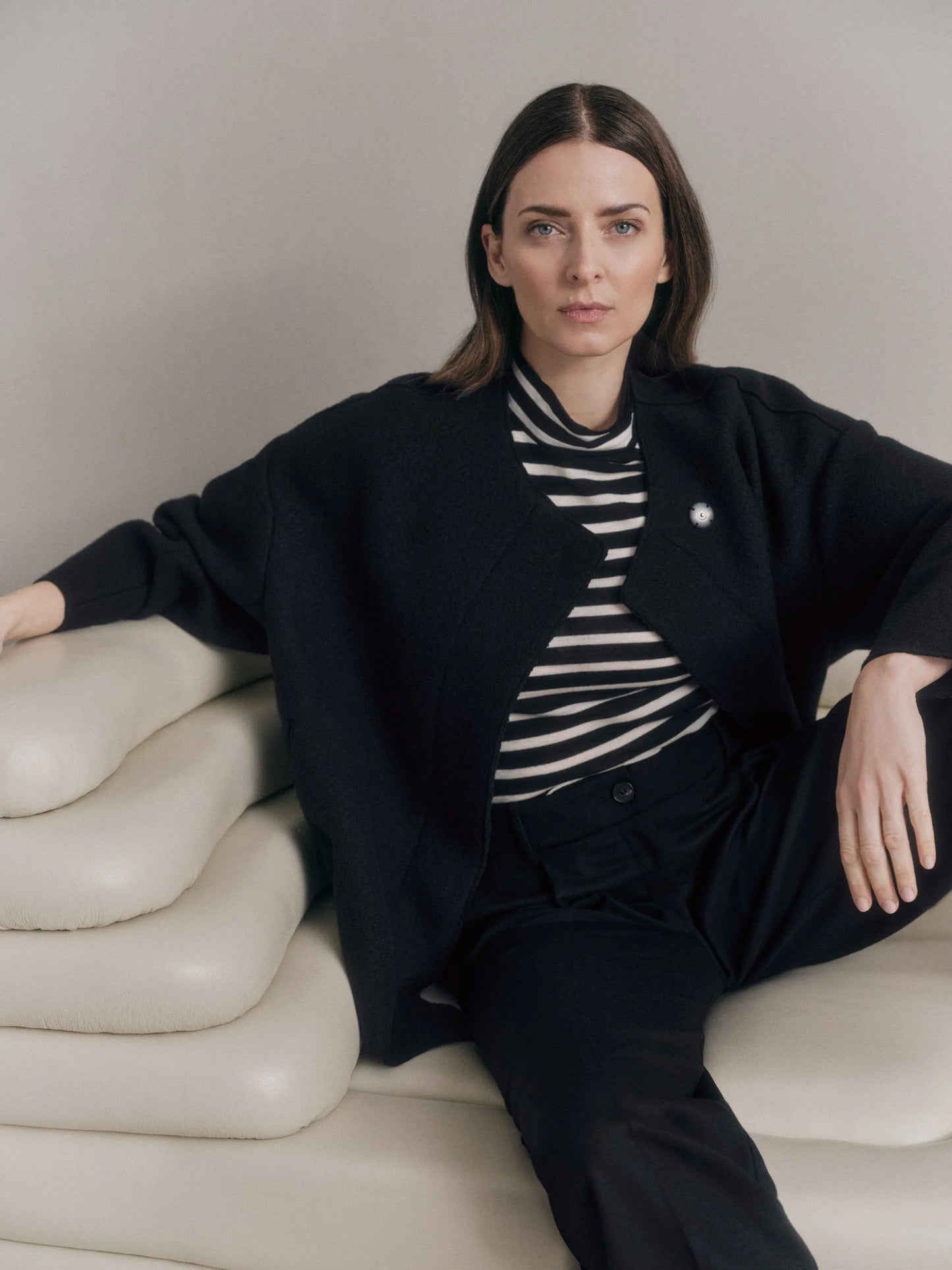 Half Sleeve Wool Top - Black/ Off White