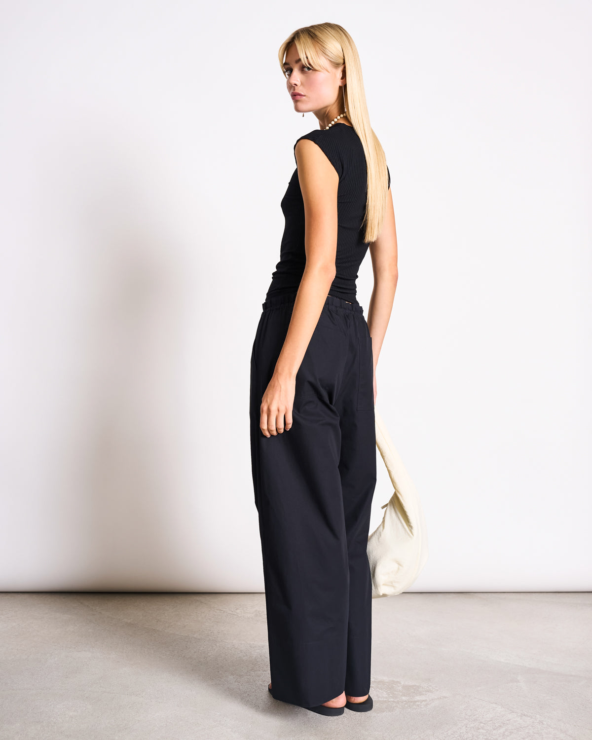 Apis Top - Black