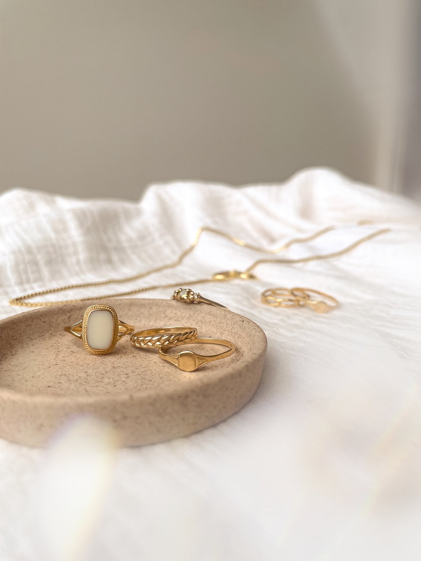 Flawed Vague Ring - Gold