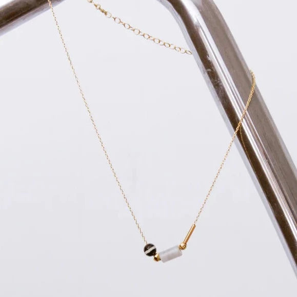 Essyello Grey Necklace