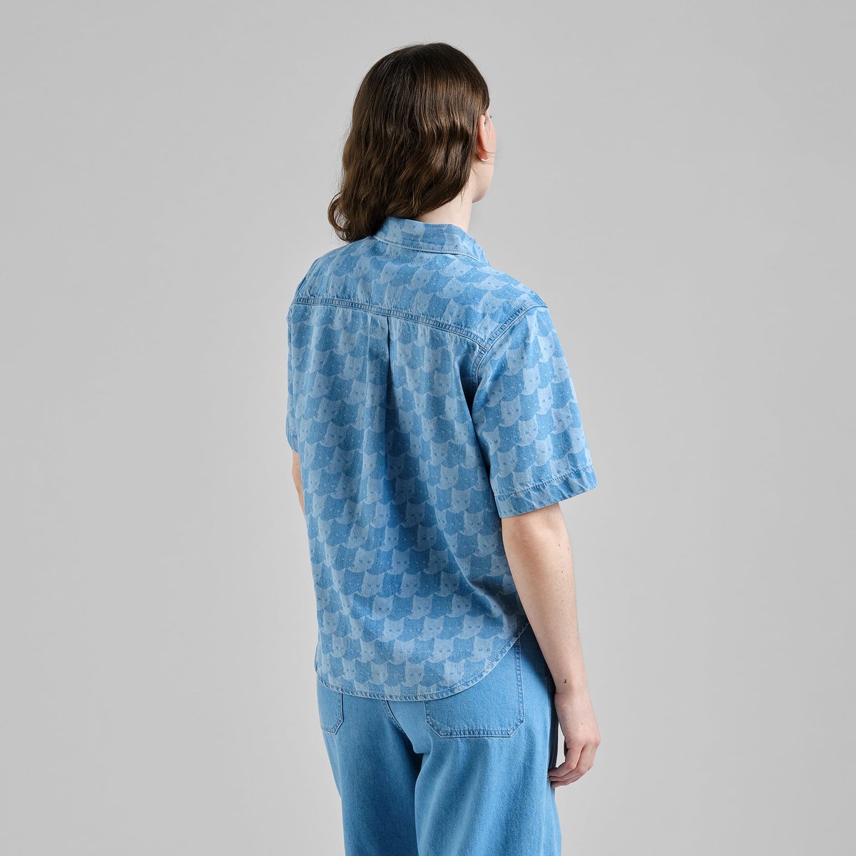 LAST ONES in S - Stensvik Shirt Pepita Cats - Light Blue