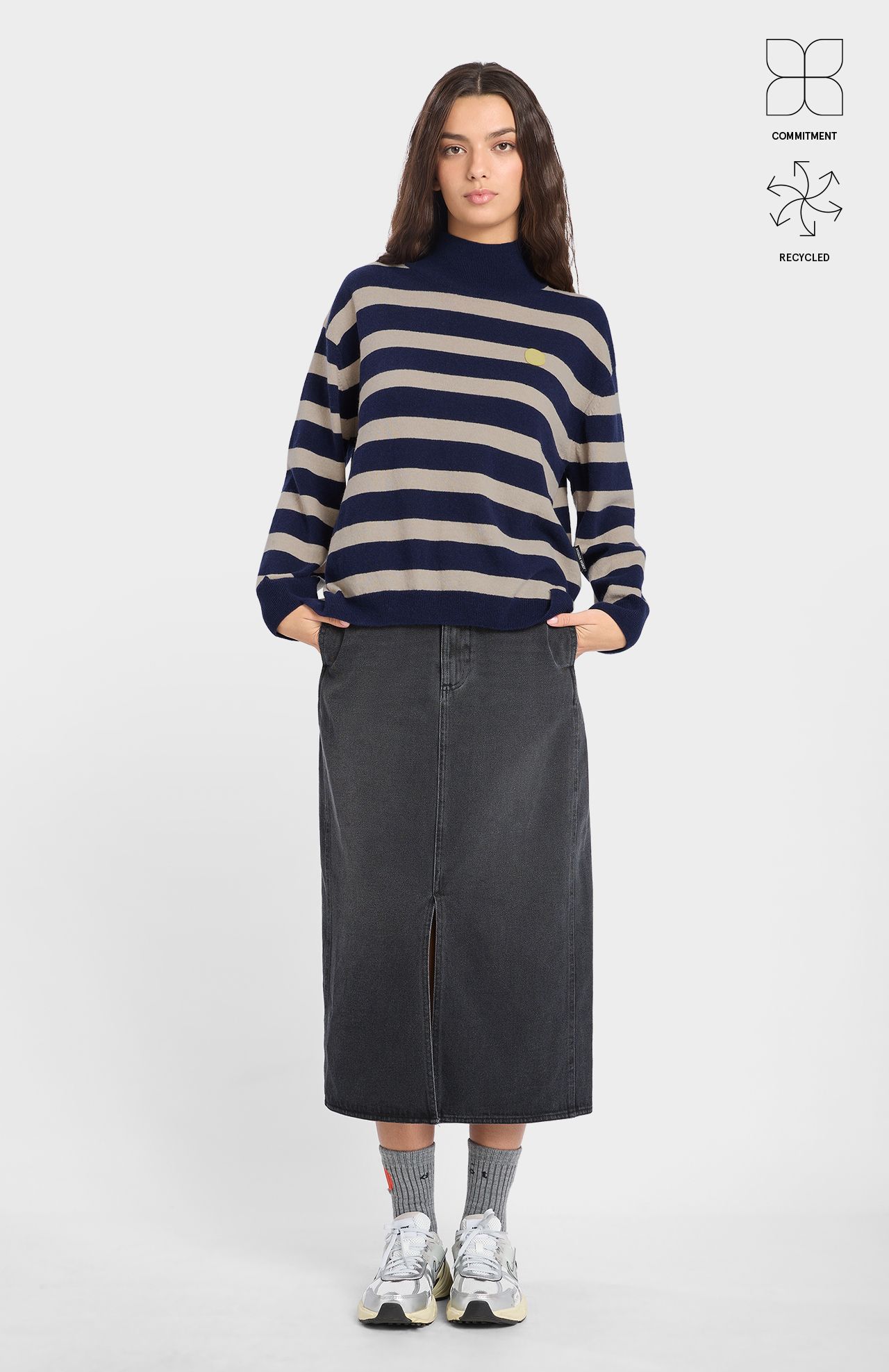 LAST ONE in S - Kadahi Dot Sweater - Navy