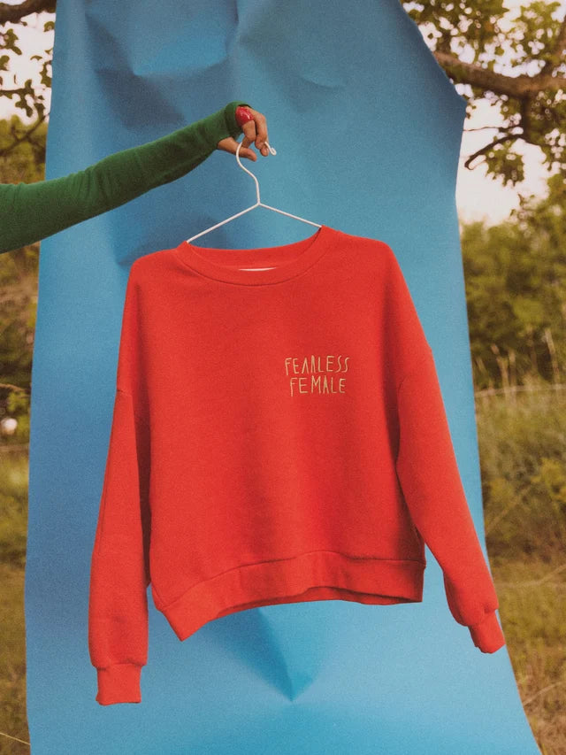 Statement Sweatshirt FEARLESS FEMALE - Fire