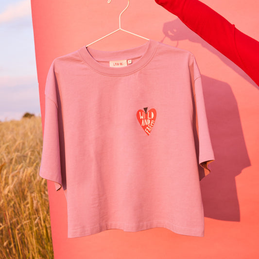 Oversized Statement T-shirt WILD AND FREE - Berry