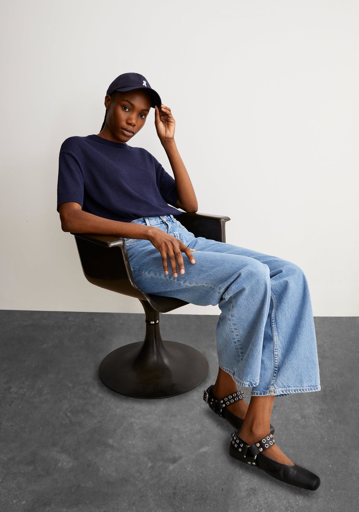 LAST ONE in M - Lizaa Lino Top - Tinted Navy