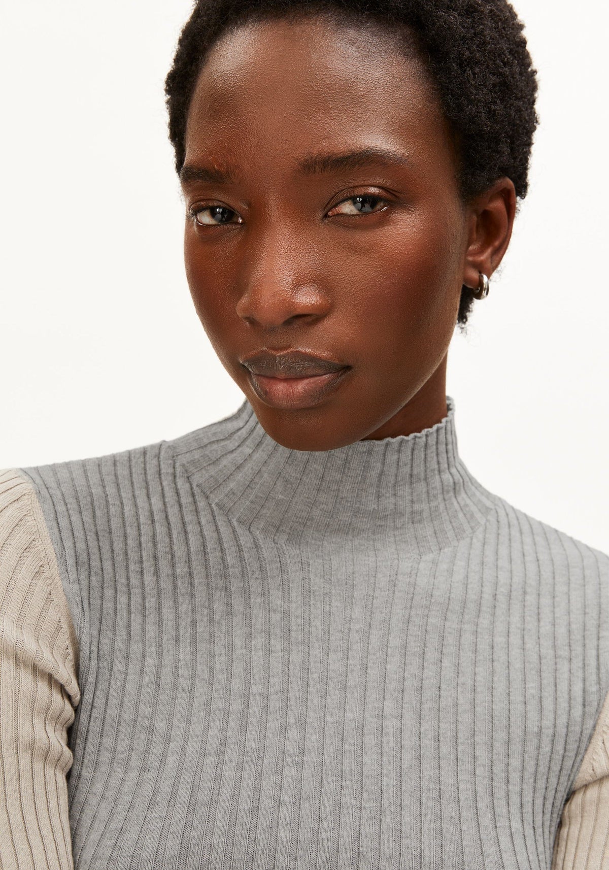 Alaania Patch Knitted Longsleeve - Silver Melange/Sandstone