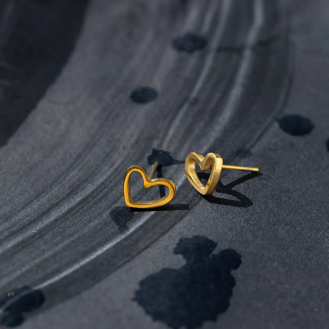 Sarah Heart Outline Stud Earrings - Gold