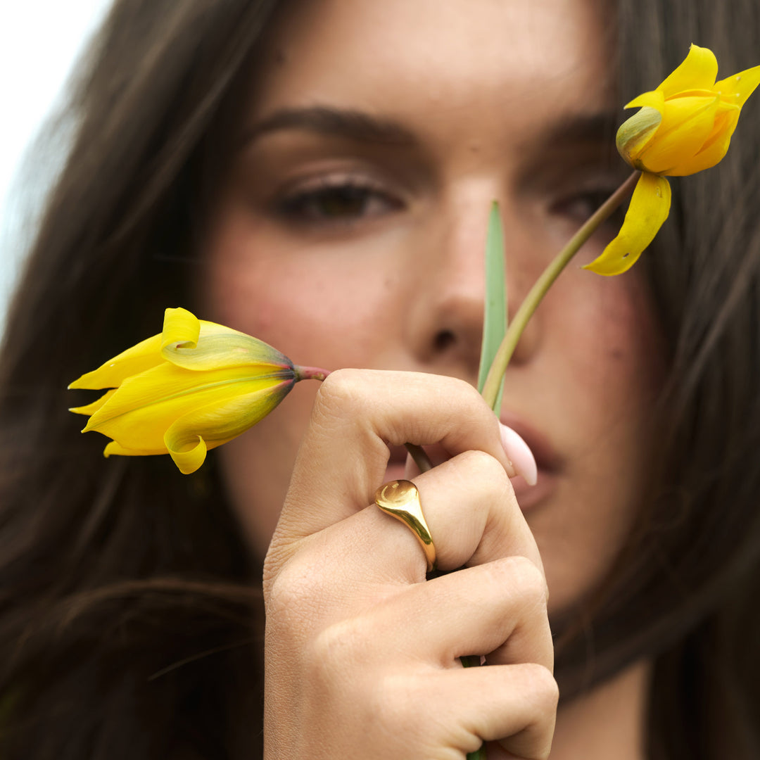 Dixie Smiley Face Signet Ring - Gold