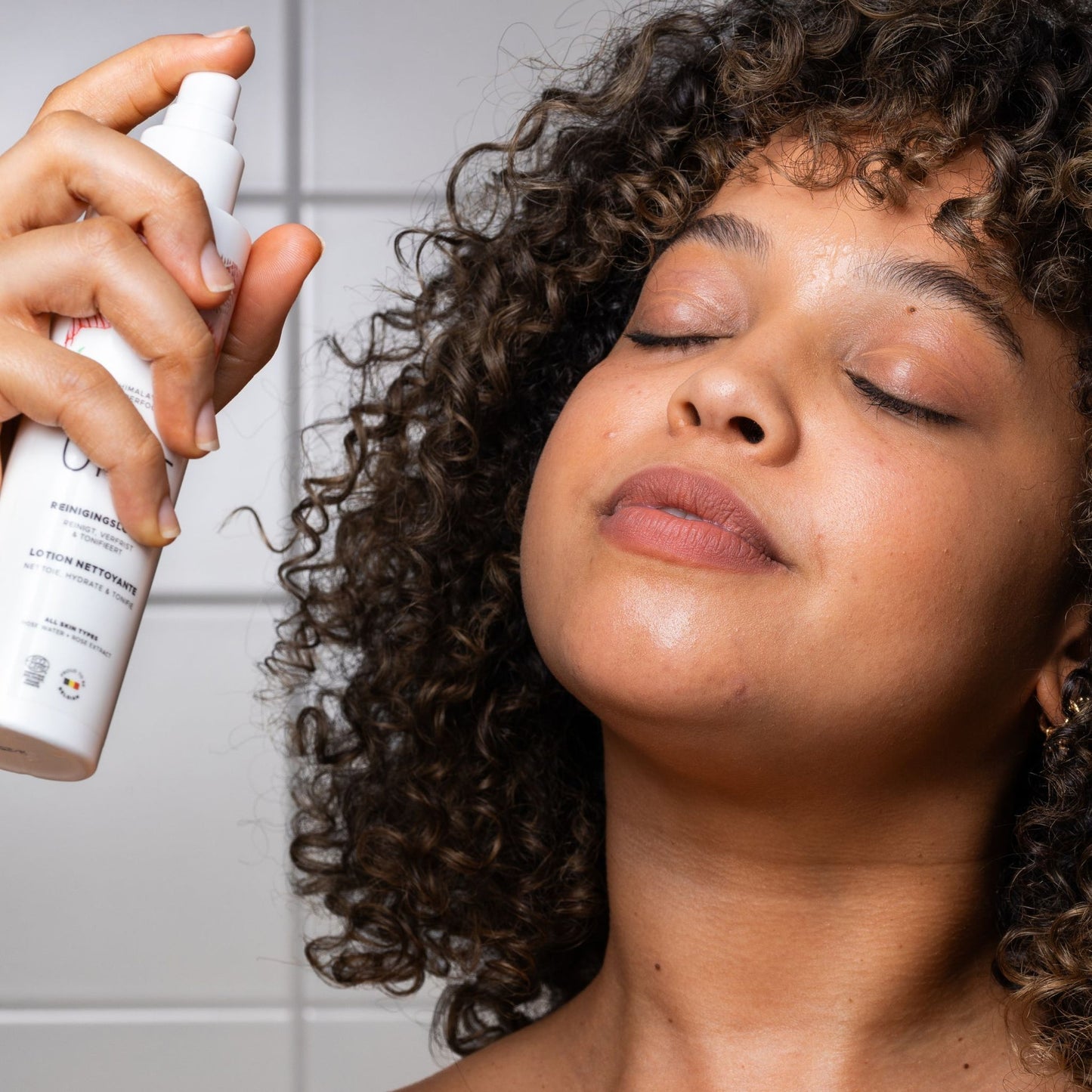 Purifying toner