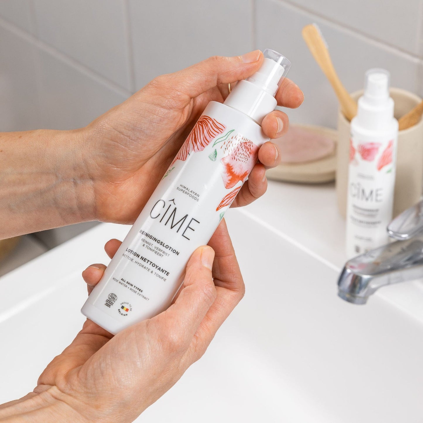 Purifying toner