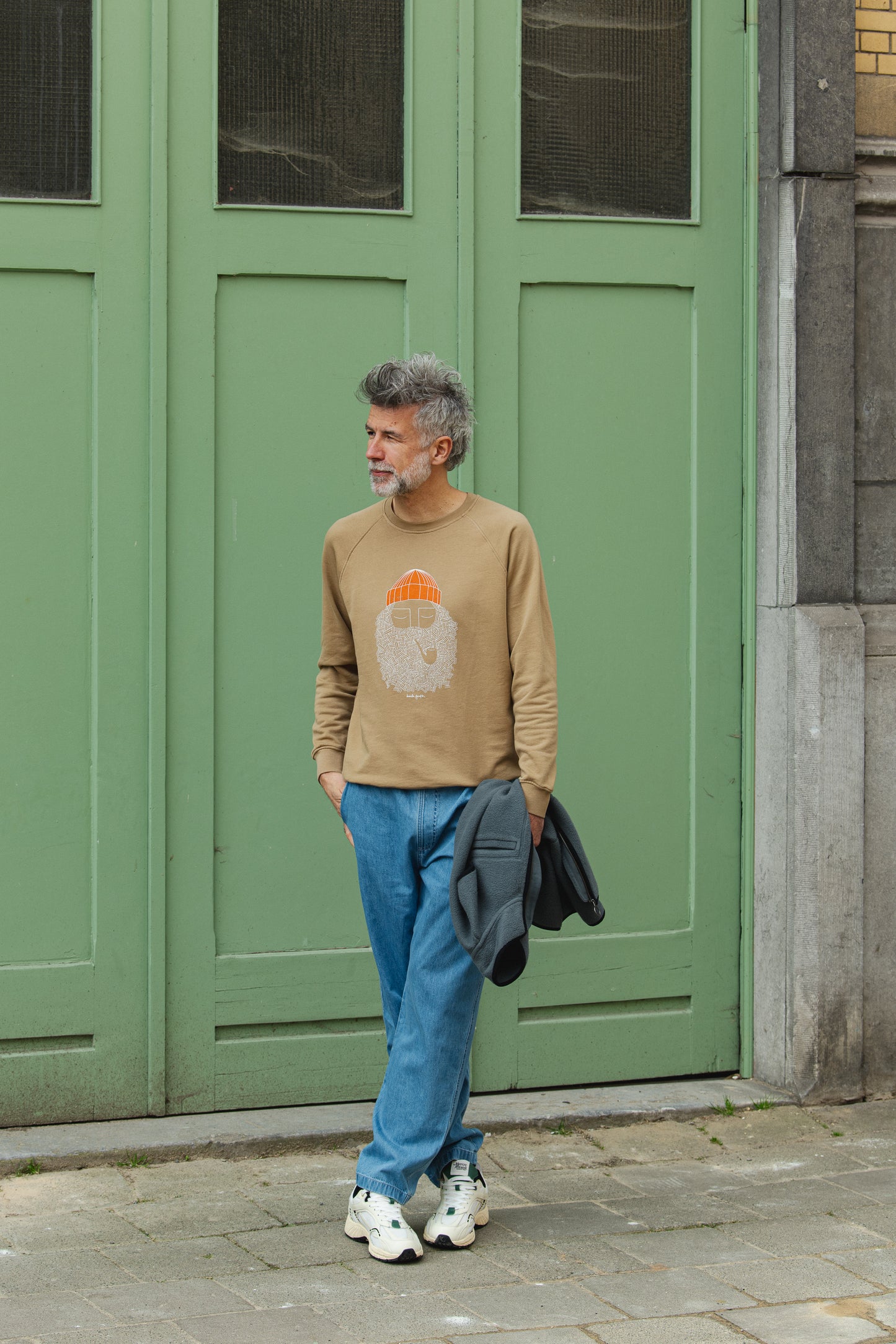 Smoking Pipe Sweater - Cappuccino