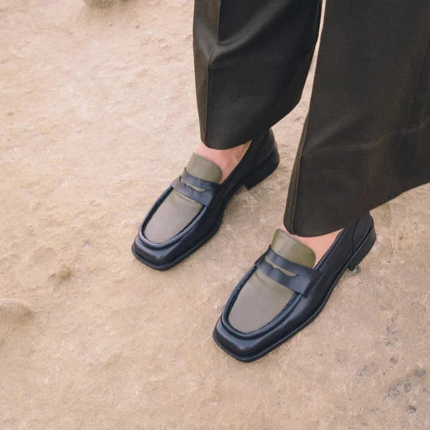Classic Mocassins - Black/Olive