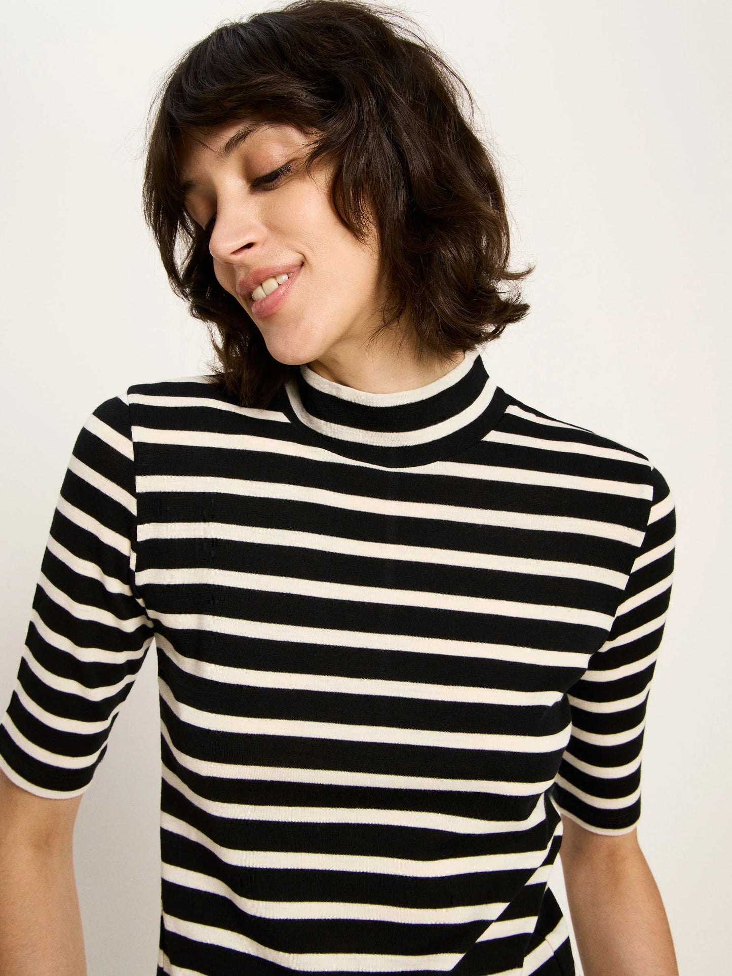 Half Sleeve Wool Top - Black/ Off White