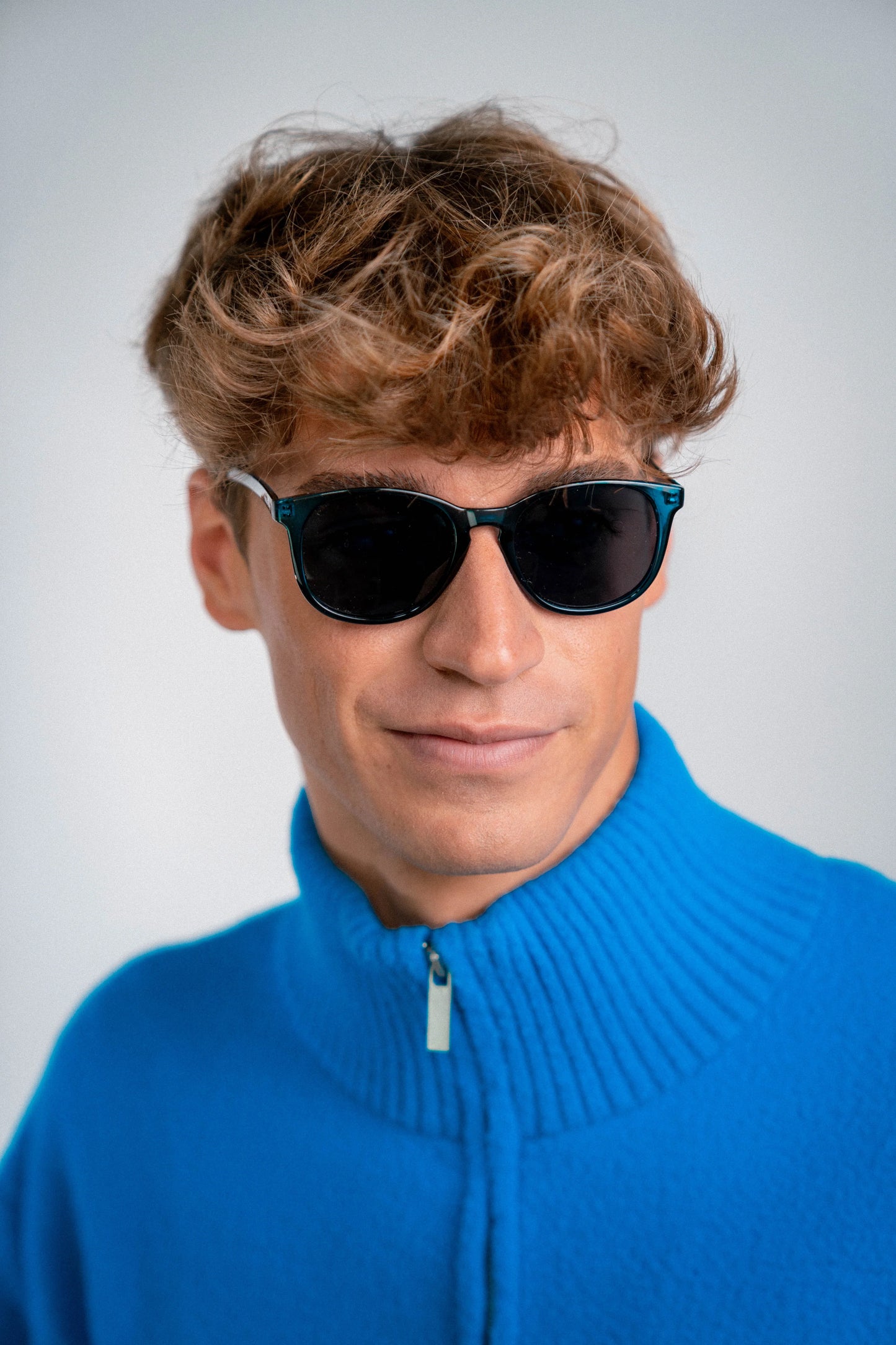 Arroyo Sunglasses - Azul Oscuro