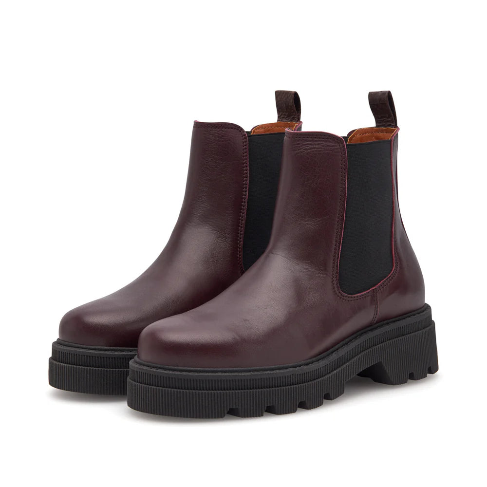 LAST PAIR in 41 - Sanna Chelsea Boot - Cherry