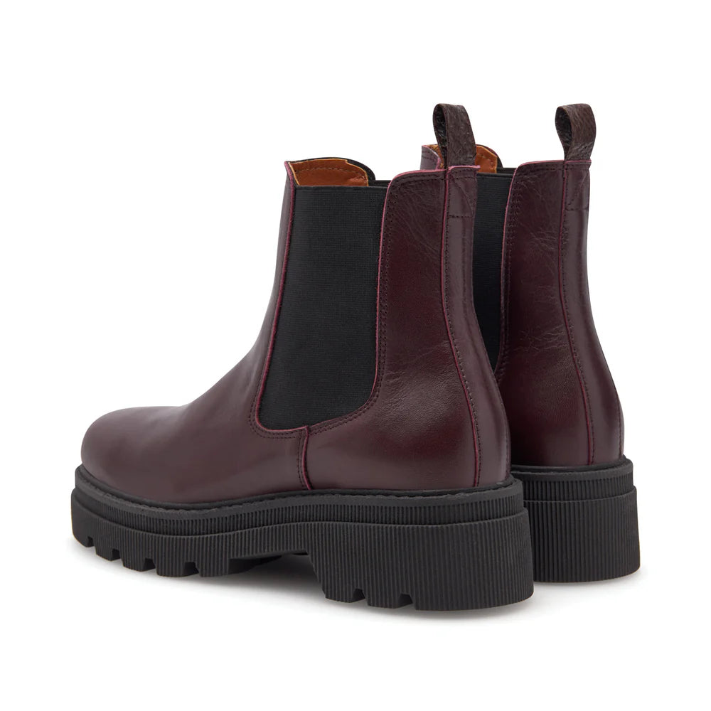 LAST PAIR in 41 - Sanna Chelsea Boot - Cherry