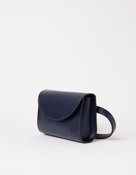 Sanne Belt Bag - Navy Vegan Uppeal™