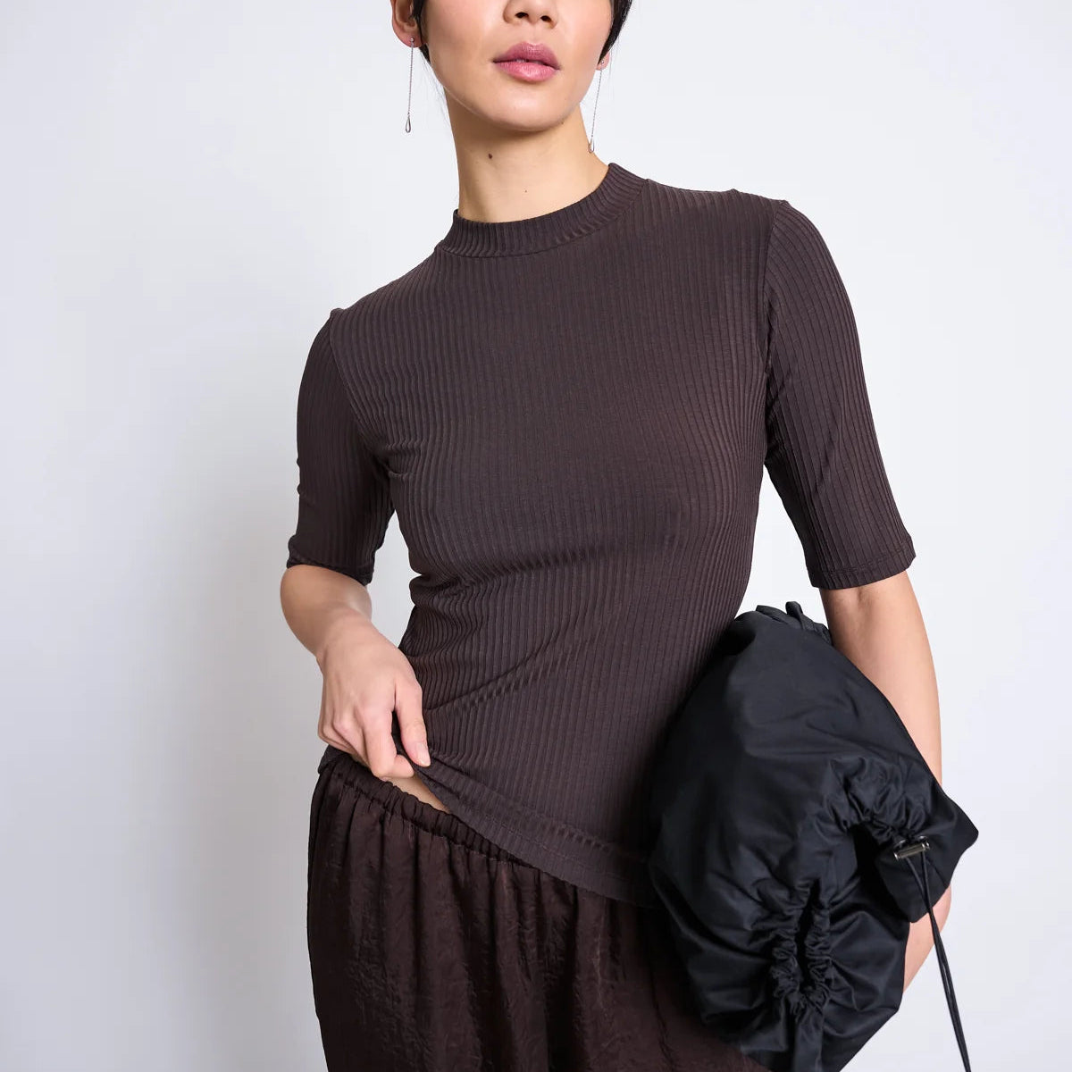 Nina T-shirt - Mud