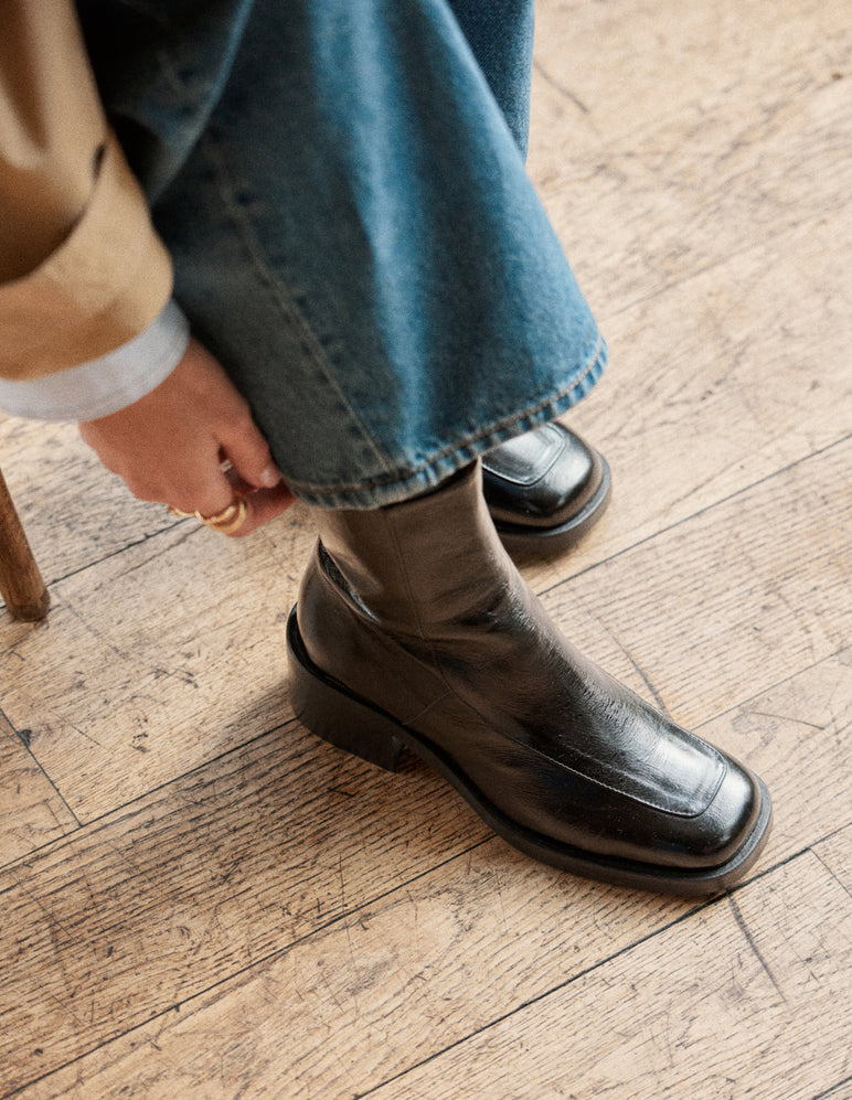 LAST PAIR in 36 - Heeled Ankle Boots Callie - Black