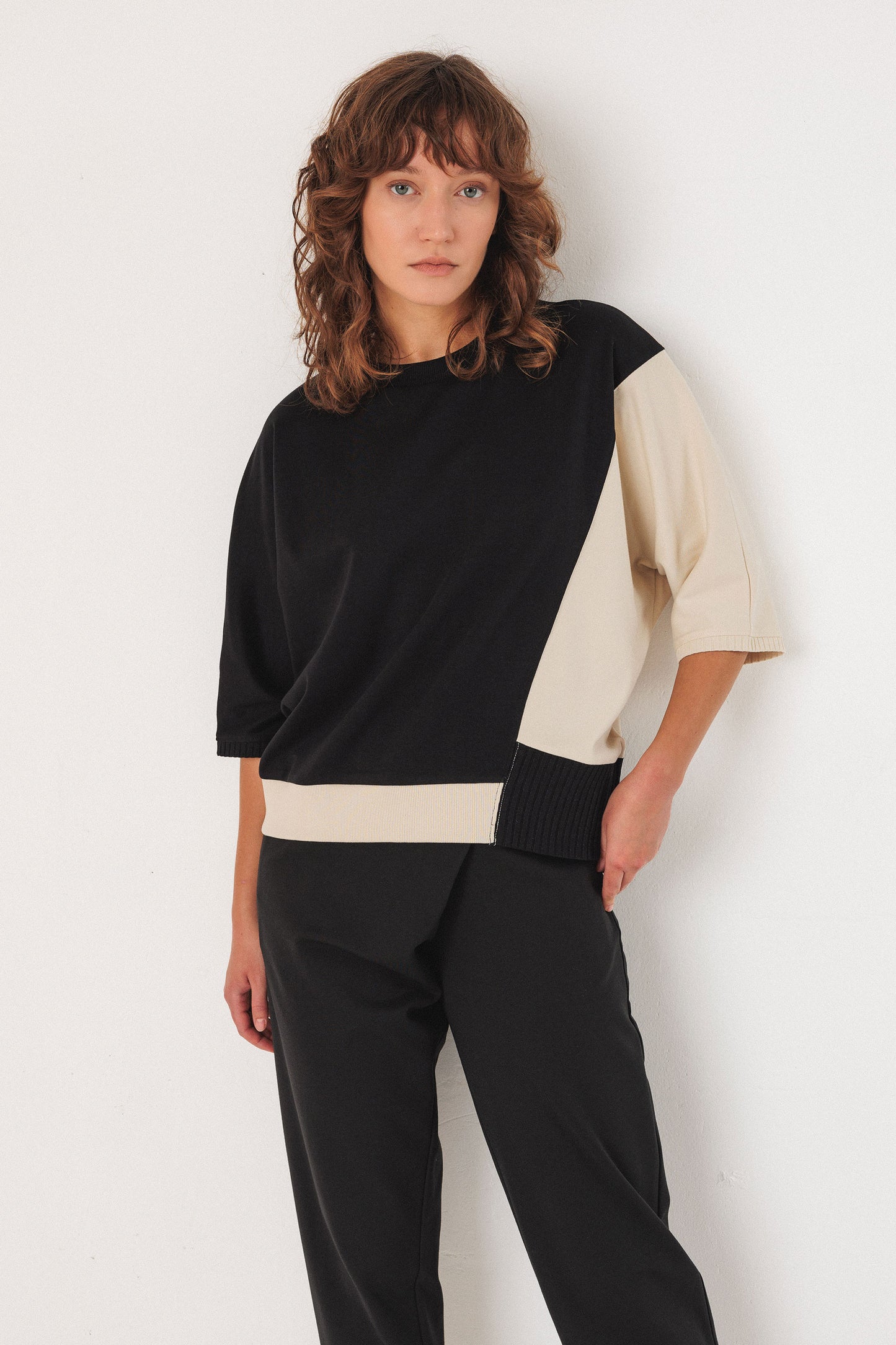 LAST ONE in S - Aloria T-Shirt - Black