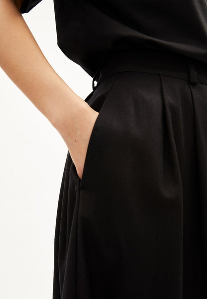 LAST ONE in XS - Dorikaa Woven Skirt - Black