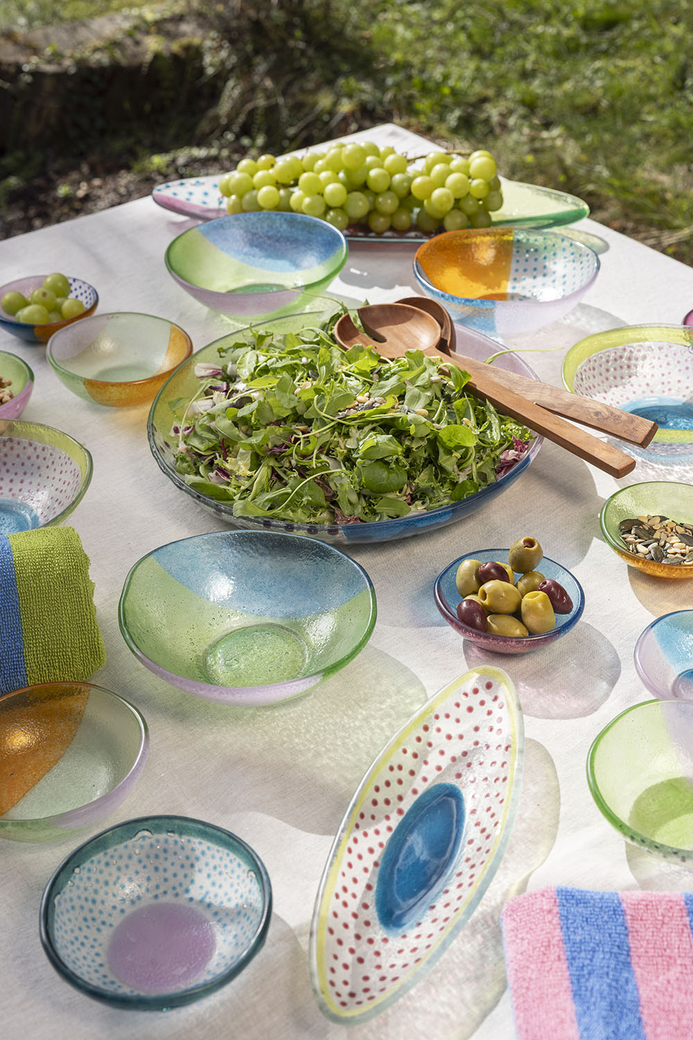 Glass Bowl M Floating Hues - Multicolor