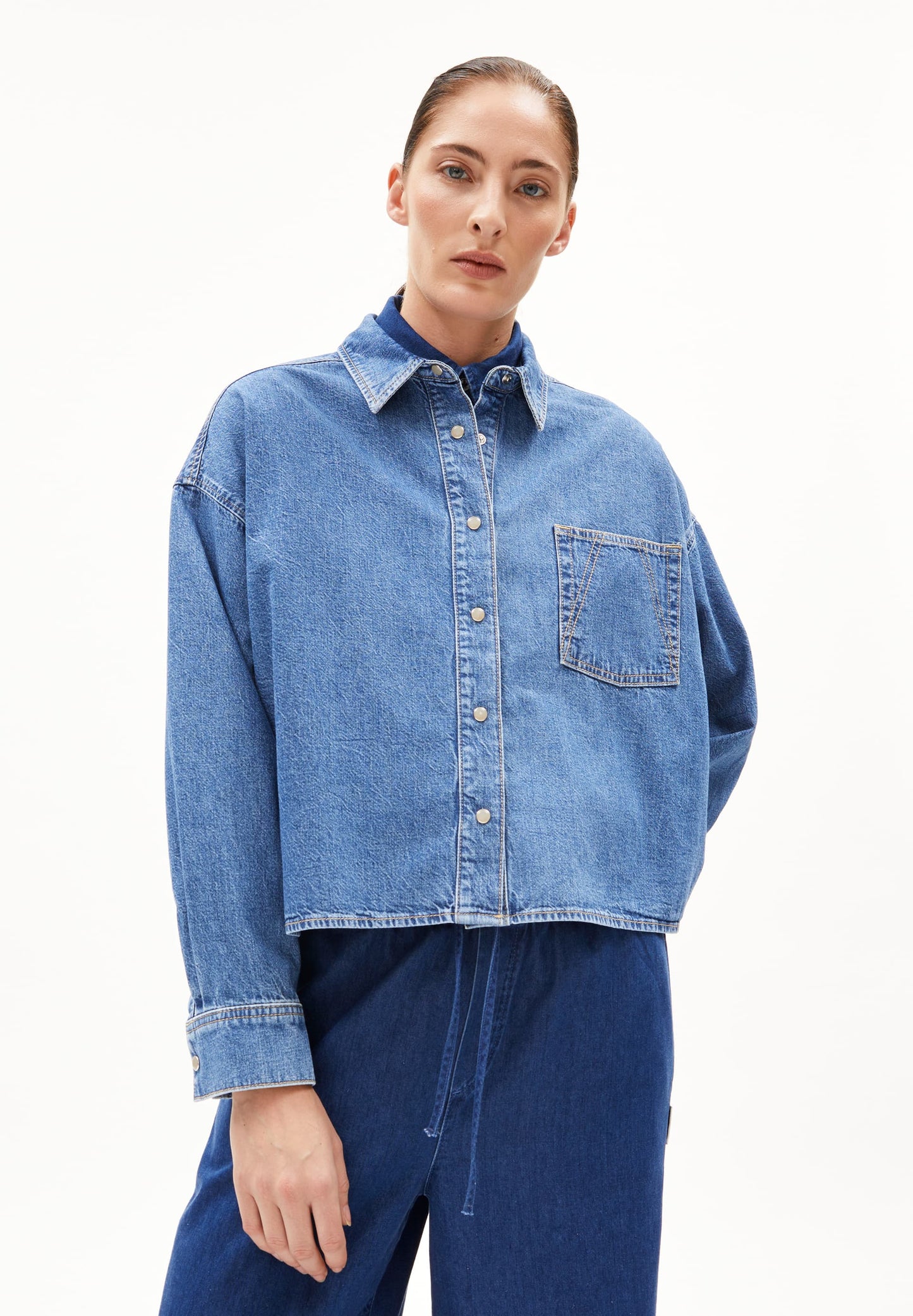 LAST ONE in L - Nalaani Denim Blouse - Sea Foam